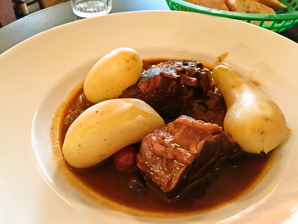 プロヴァンス風牛肉の煮込み