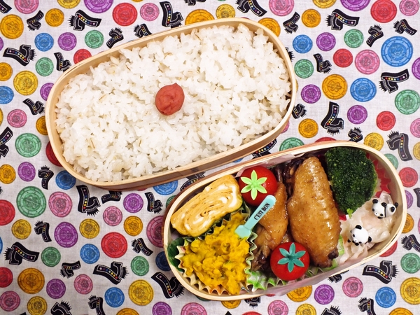 手羽先の煮物弁当