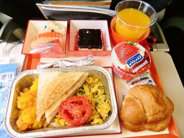 ブータンへの道　機内食