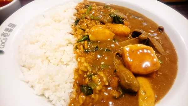 みえジビエ®ソーセージと野菜の煮込みカレー