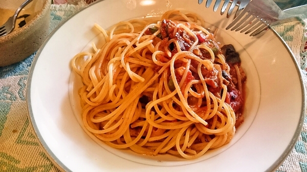 鮎のトマトソースパスタ