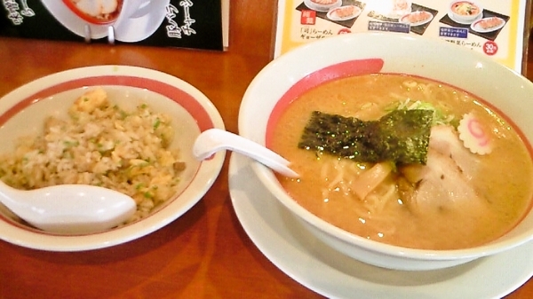「幸楽苑」　味噌ラーメン＆半チャーハン　＠671円
