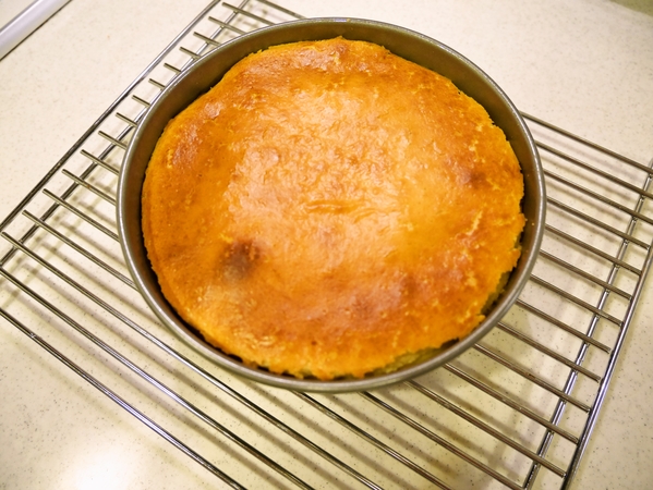 チーズケーキ焼きあがりました