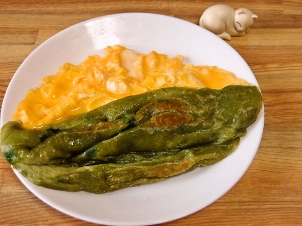 葱抓餅と卵焼き