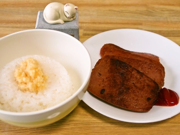 魚肉ソーセージのステーキ