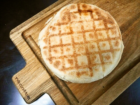 ハムとチーズのホットサンド