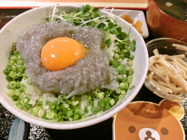 生しらす丼