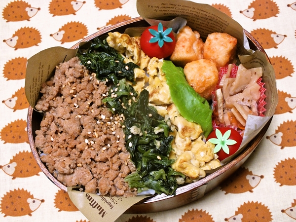 鶏そぼろの3色丼弁当