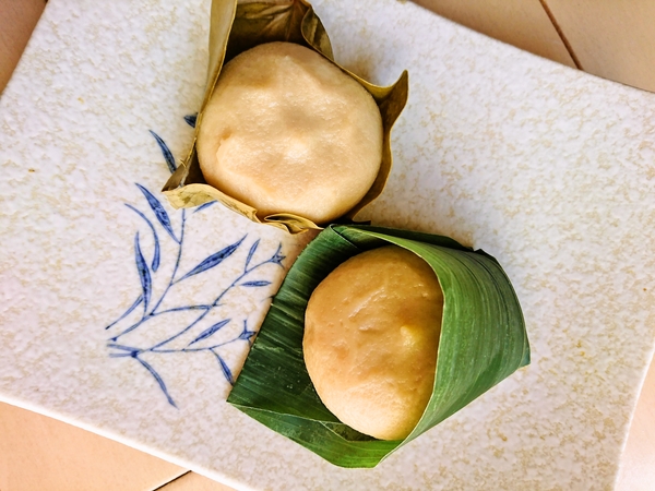 松川屋良永さんの麩まんじゅう
