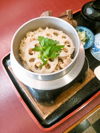 鮒忠　神立店／れんこんと鶏の釜飯