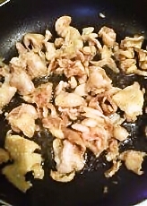 鶏油製作中