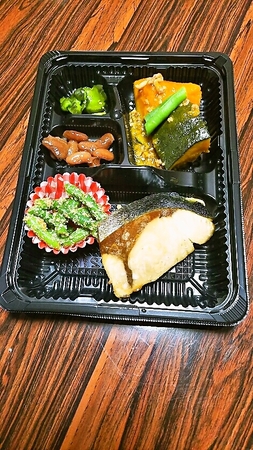 みつあみお弁当配食サービス