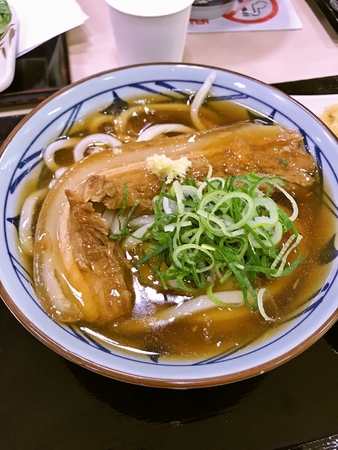 丸亀製麺のラフテーうどん大盛り