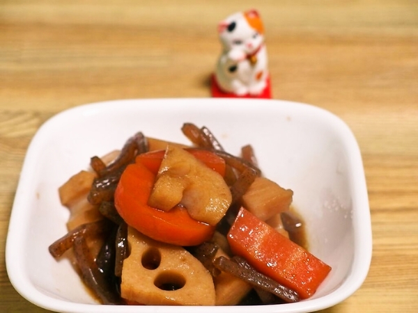 レンコン・ニンジン・こんにゃくの甘辛煮