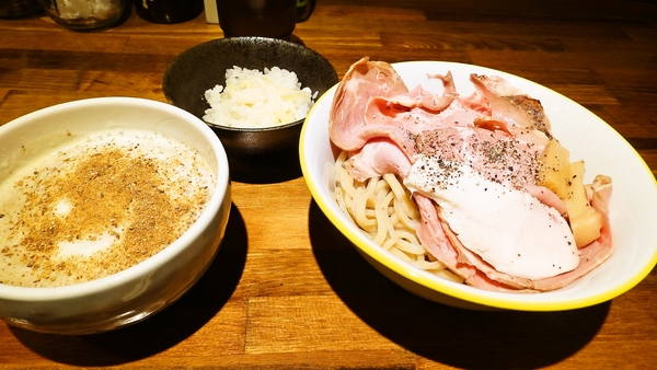 ポルチーニ茸薫るカプチーノつけ麺