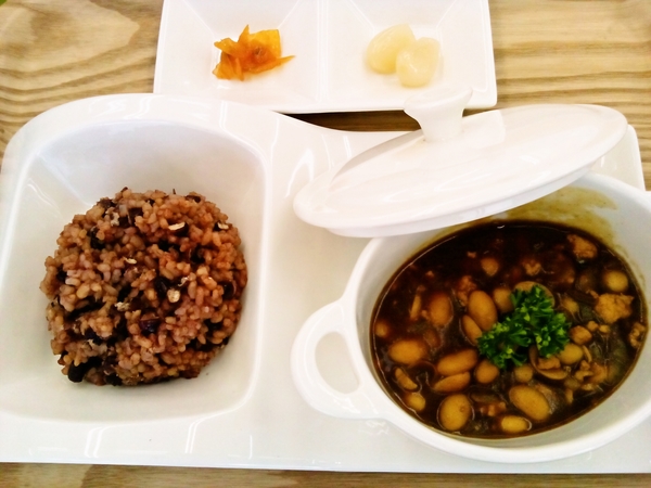 蒸し大豆入り玄米カレー♪