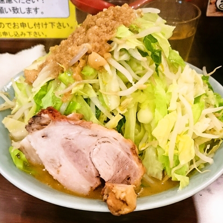 立川マシマシSSRの小ラーメン、ヤサイ普通アブラ普通