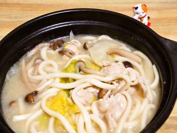 豚肉白菜鍋にうどん投入