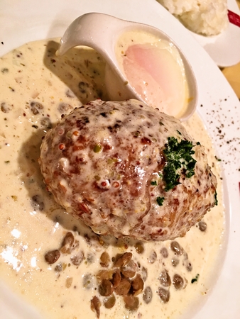 Hamburg will 新宿御苑前