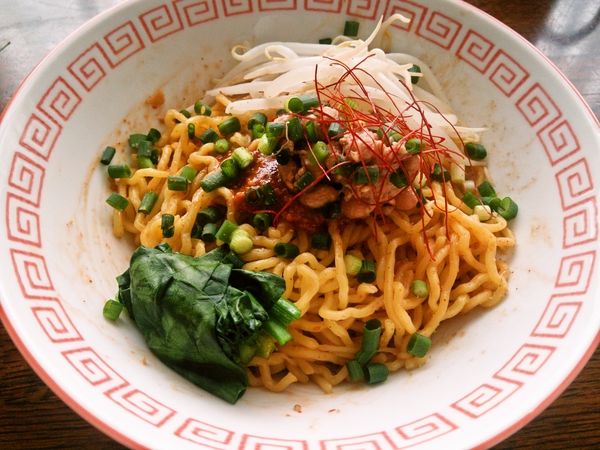 汁なし担々麺肉なし納豆添え