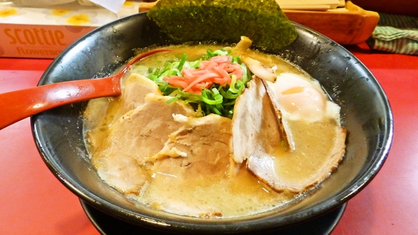 伏見の高架下の有名なラーメン屋といえば