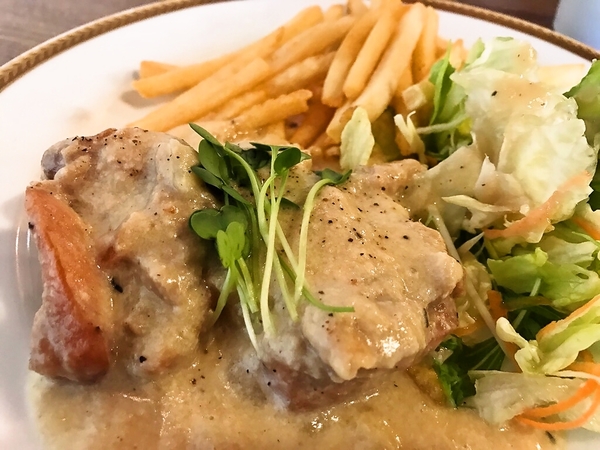 若鶏のホワイトソース煮込み
