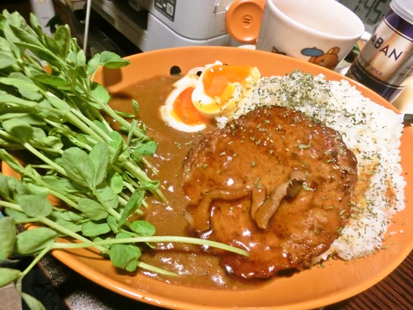 真夜中のハンバーグカレー