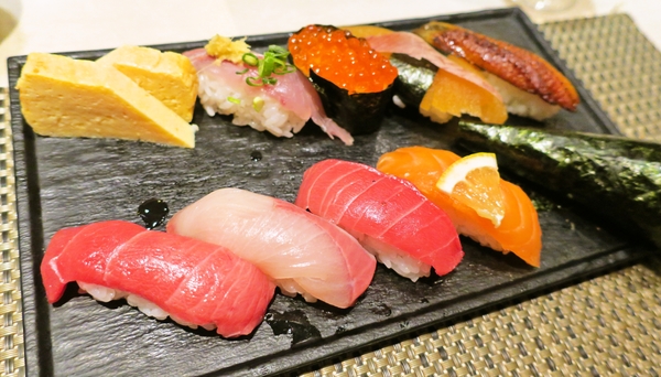 夜のおすすめにぎり（1580円）