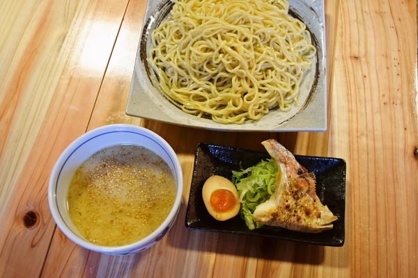伊予路の鯛みそつけ麺～愛媛県松山市らーめん萬樂