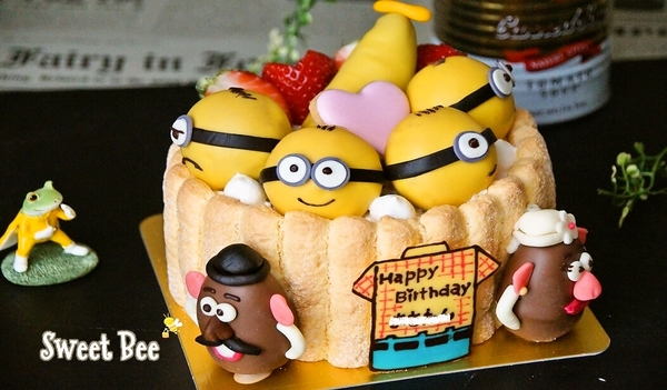 ミニオンズ＆ポテトヘッドの誕生日ケーキ