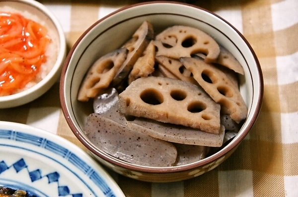 レンコンとこんにゃくの煮物