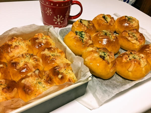 トマトチーズパン