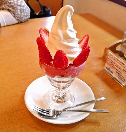 道の駅のいちごパフェ☆