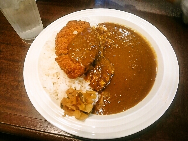 メンチカツカレー