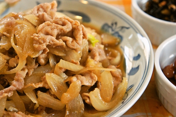 小間切れや切り落とし肉で節約♪ご飯がススム生姜焼き