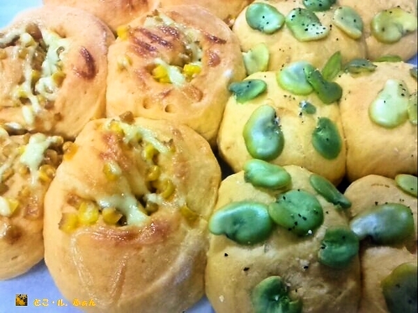 和風コーンマヨ＆ソラマメパン