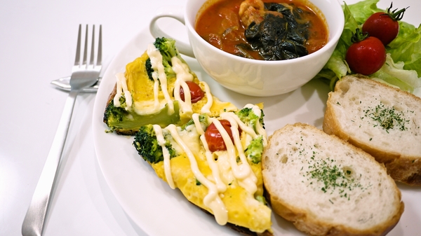 チキンのトマト煮込み＆キッシュ