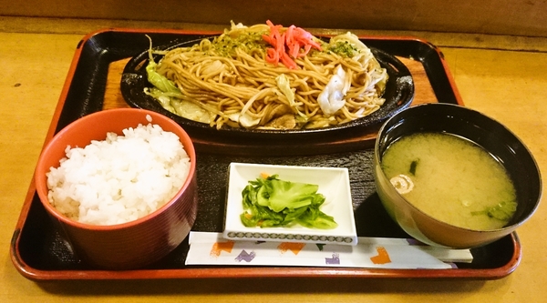 丹波茶屋＠福知山駅前の焼きそば定食（６７０円）