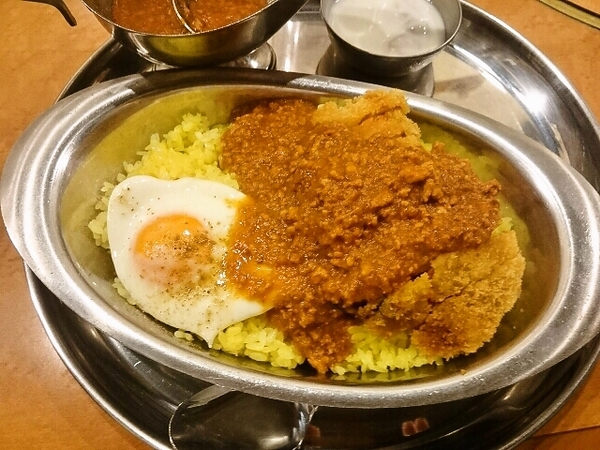 キーマカツカレー