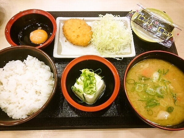 松のやで朝食