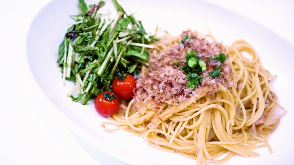 ツナと玉ねぎのニンニク醤油パスタ