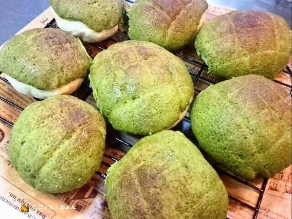 卵とバター不使用の緑茶メロンパン