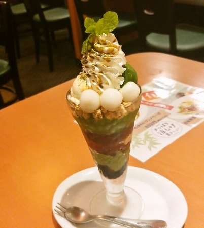 ファミレスのお濃茶なパフェ☆