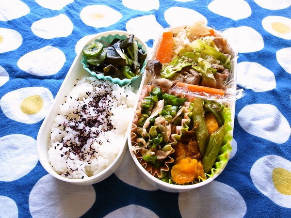 キャベツと豚肉のごまみそ炒め弁当