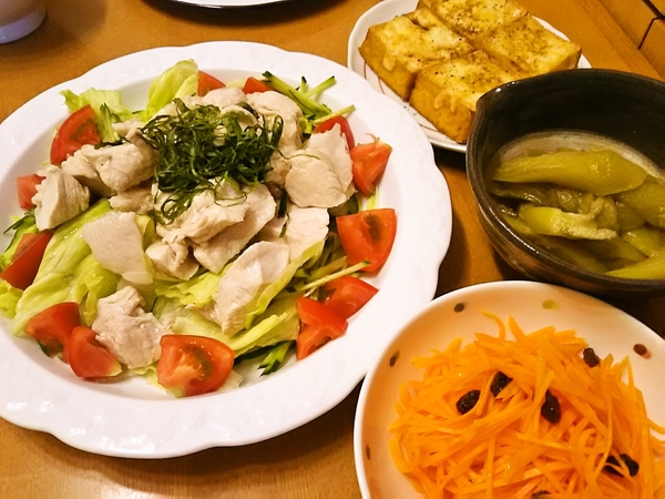 茹で鶏サラダの晩ごはん