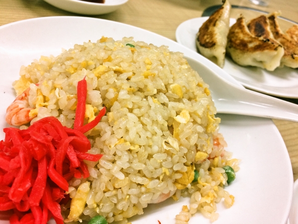 ガッツリ！海老炒飯 片瀬白田の餃子軒