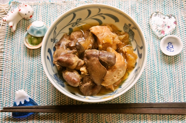 圧力鍋でフンワリやわらか♪鶏レバーとモモ肉の味噌煮