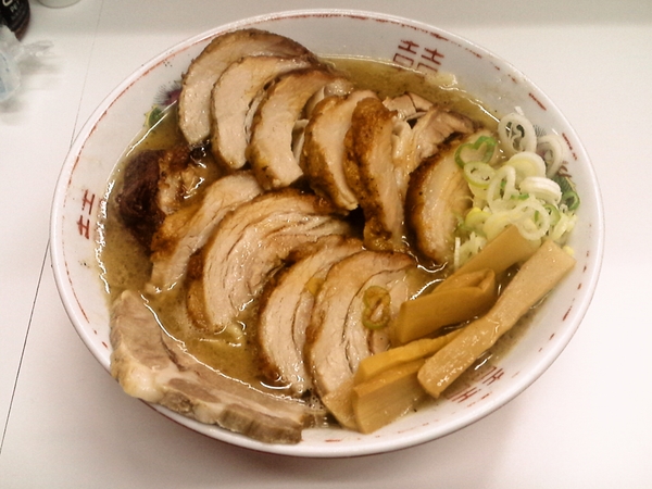 お肉たっぷりのラーメン☆