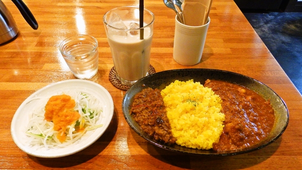 カレー＆サラダ＆チャイ