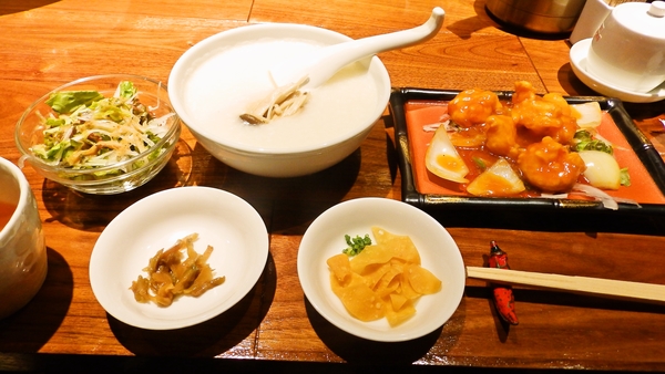 中華粥のランチ